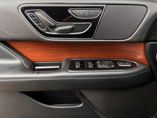 Used 2018 Burgundy Velvet Metallic Tinted Clearcoat Lincoln Premiere image 27