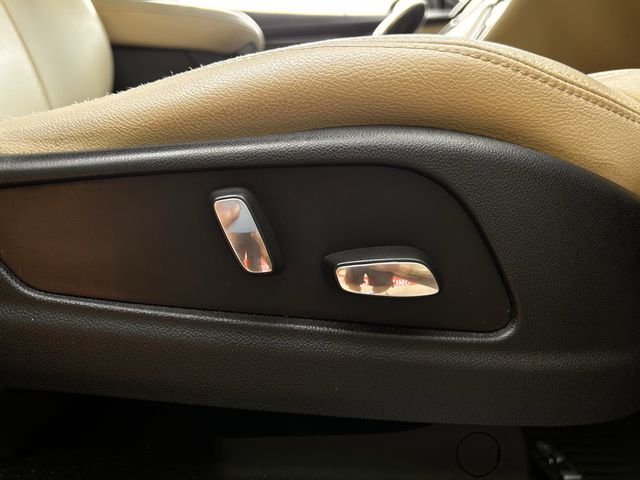 Used 2018 Dark Granite Metallic CADILLAC Base image 32