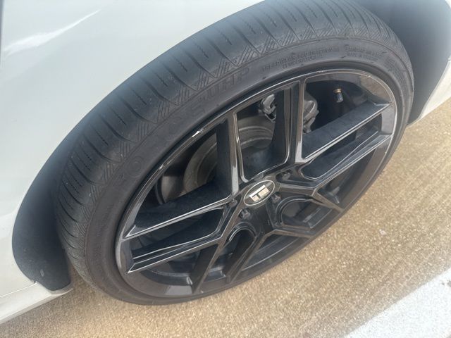 Used 2021 Platinum White Pearl Acura Technology Package image 9