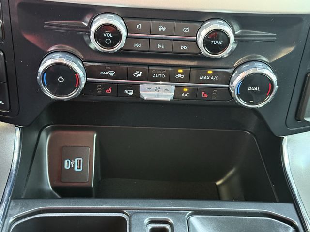Used 2023 Agate Black Metallic Ford XLT image 18
