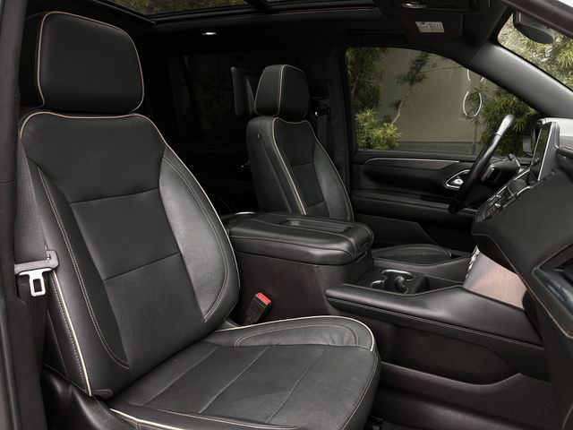 Used 2021 White Frost Tricoat GMC SLT image 30