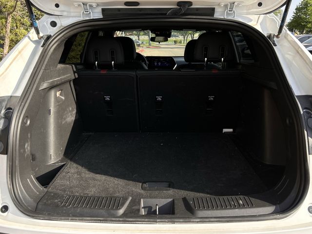 Used 2024 Summit White Chevrolet 2RS image 32