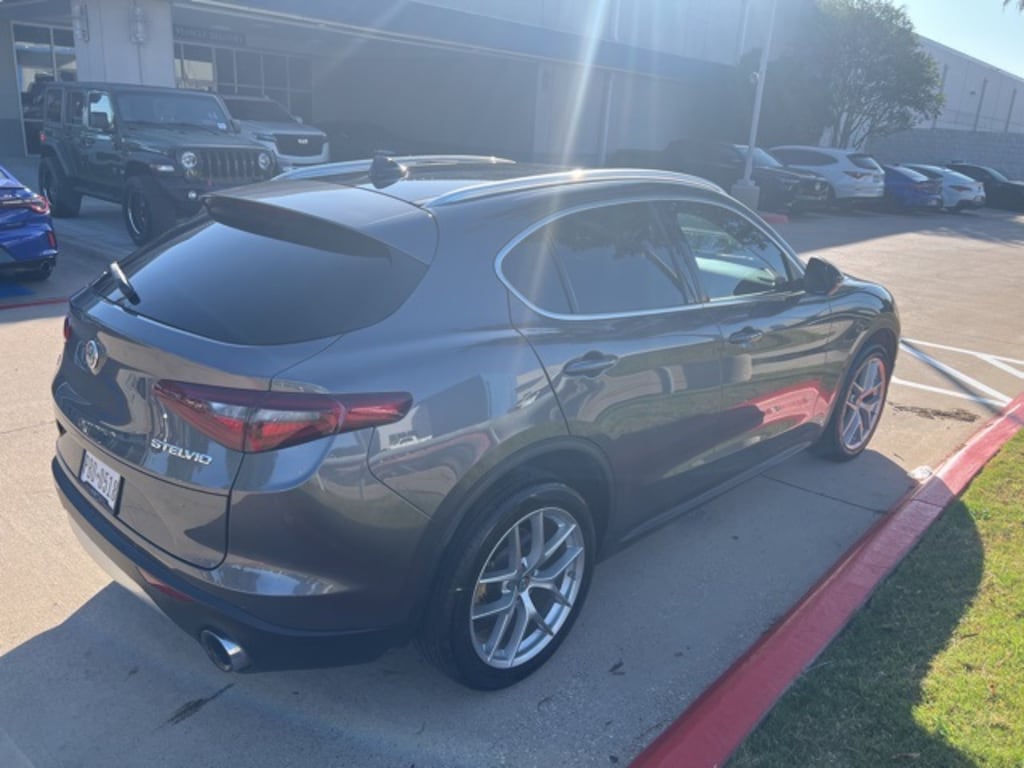 Used 2018 Alfa Romeo Stelvio SUV