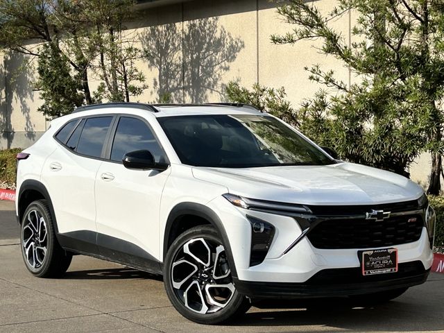 Used 2024 Summit White Chevrolet 2RS image 2