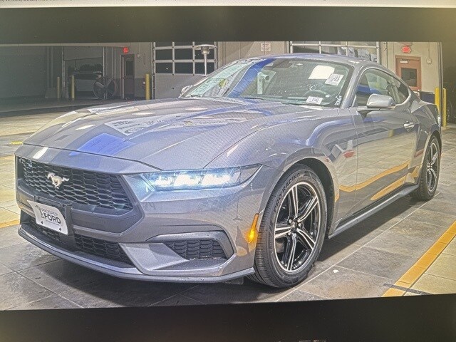 2024 Ford Mustang EcoBoost photo 2