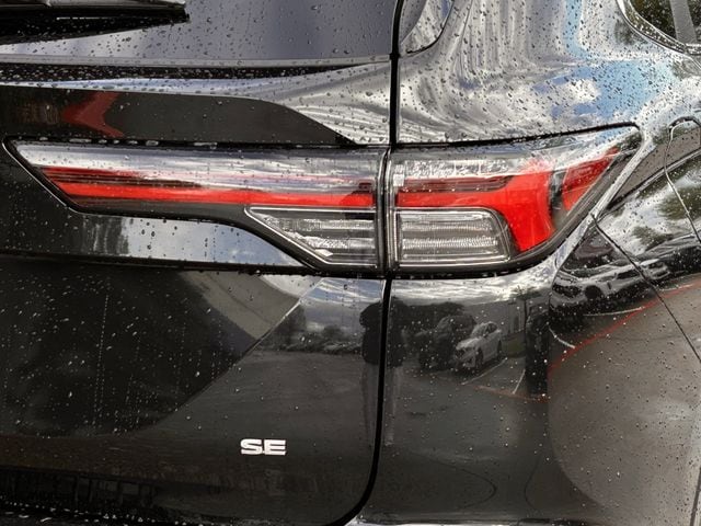 Used 2026 Black Diamond Mitsubishi SE image 8