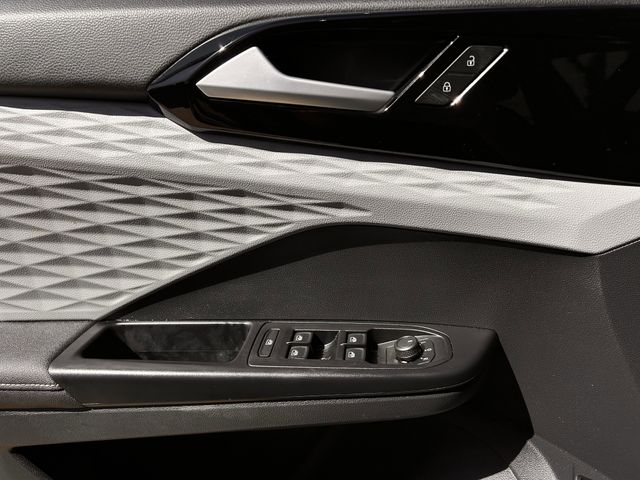 Used 2024 Platinum Gray Metallic Volkswagen 1.5T S image 22