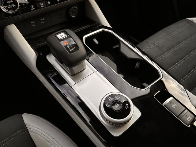 Used 2026 Black Diamond Mitsubishi SE image 23