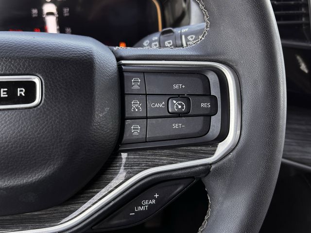 Used 2022 Diamond Black Crystal Pearlcoat Jeep Series II image 13