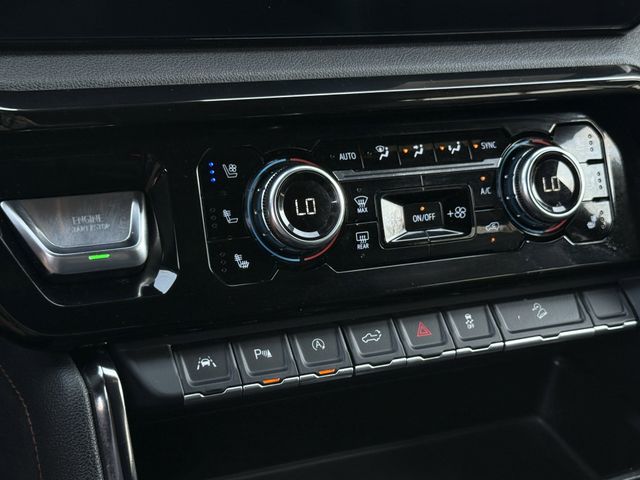 Used 2023 Sterling Metallic GMC AT4 image 22