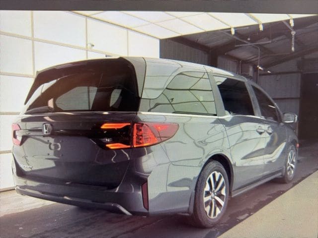 Used 2025 Modern Steel Metallic Honda EX-L image 3