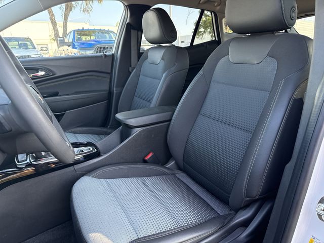 Used 2026 Summit White Chevrolet LT image 23