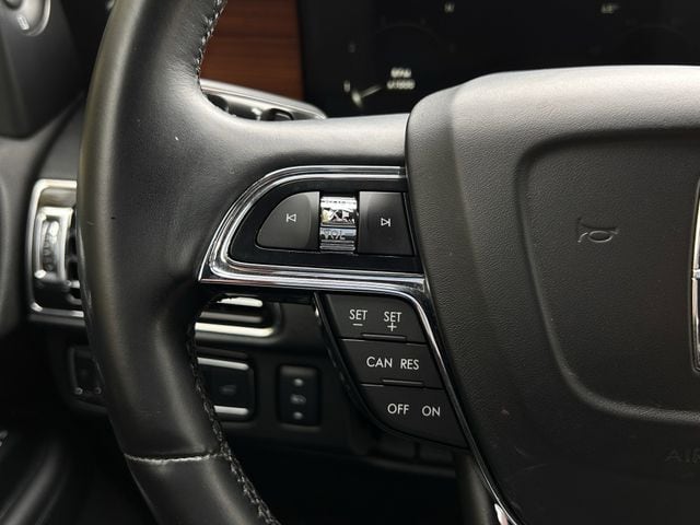 Used 2018 Burgundy Velvet Metallic Tinted Clearcoat Lincoln Premiere image 14