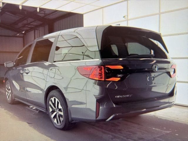 Used 2025 Modern Steel Metallic Honda EX-L image 2