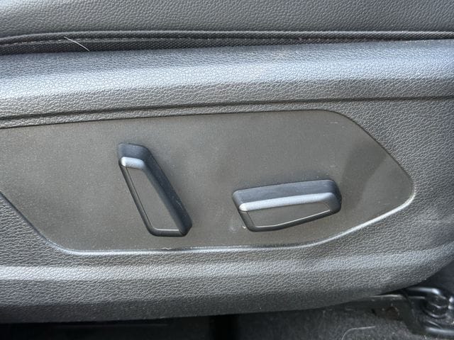 Used 2023 Wolf Gray Kia SX-Prestige image 28
