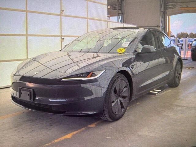 2025 Tesla Model 3 Long Range photo 3