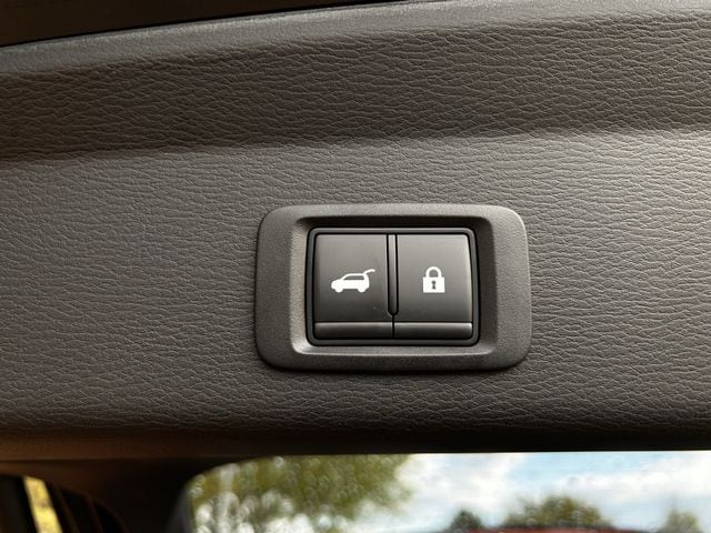 Used 2026 Black Diamond Mitsubishi SE image 35