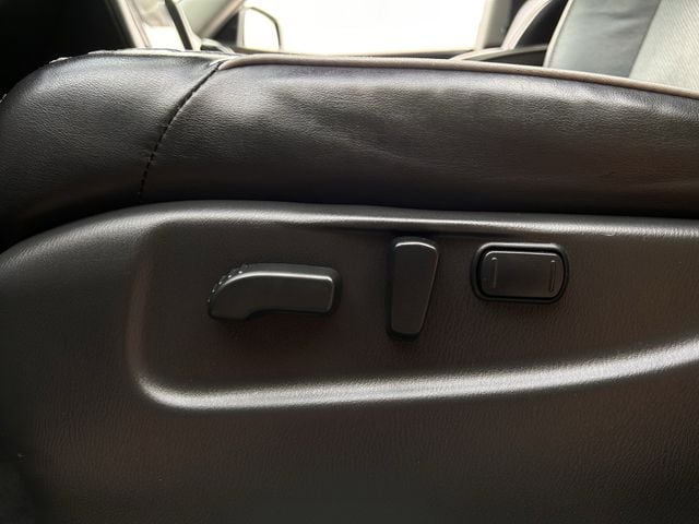 Used 2021 Graphite Shadow INFINITI Premium Select image 31