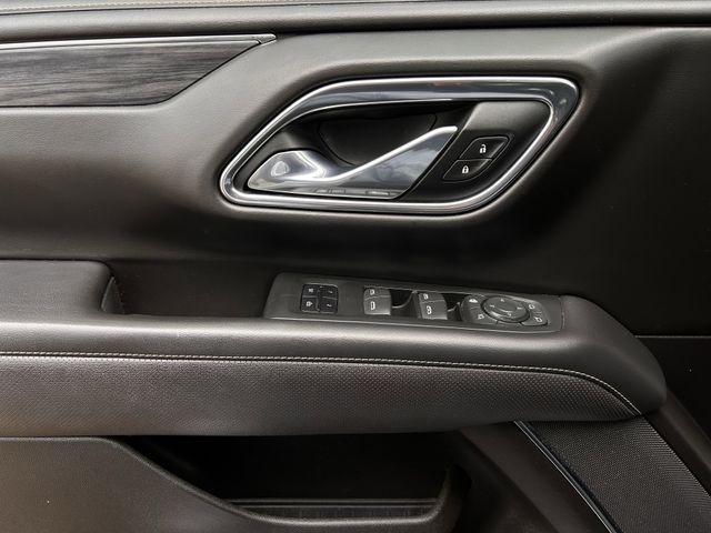 Used 2021 White Frost Tricoat GMC SLT image 25