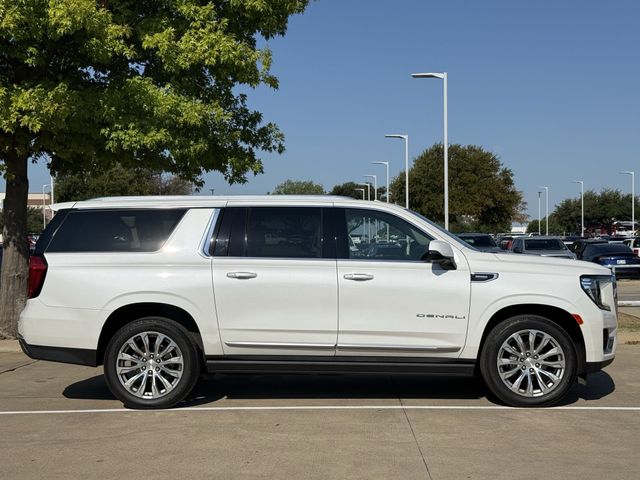 Used 2022 White Frost Tricoat GMC Denali image 3