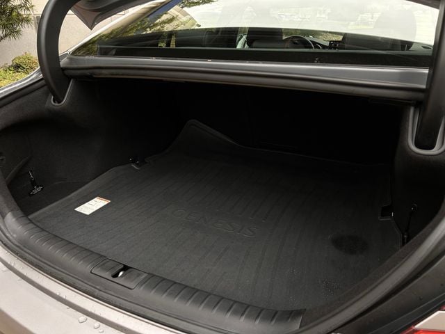 Used 2024 Bond Silver Genesis 3.3T Sport Advanced image 36