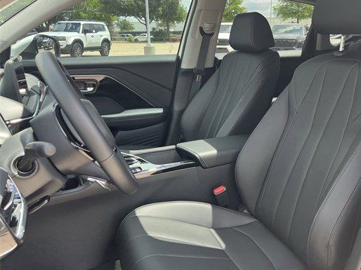 Used 2025 Platinum White Pearl Acura Base image 28