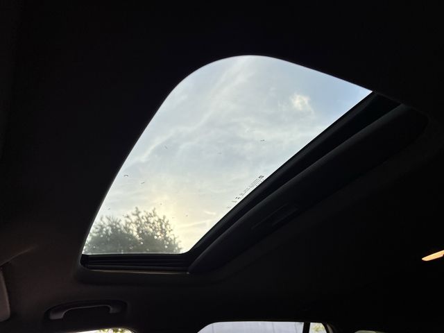 Used 2024 Summit White Chevrolet 2RS image 26