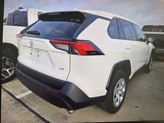 2023 Toyota RAV4 LE photo 4