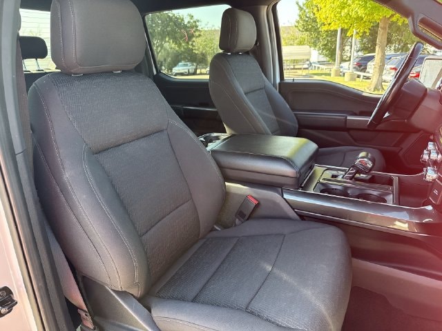 Used 2021 Oxford White Ford XLT image 26