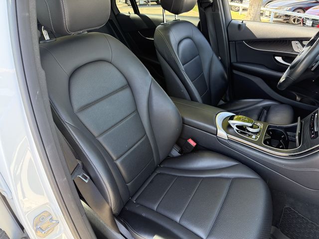 Used 2018 Polar White Mercedes-Benz GLC 300 image 27