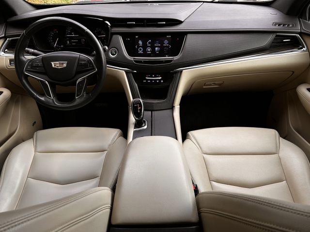 Used 2018 Dark Granite Metallic CADILLAC Base image 13