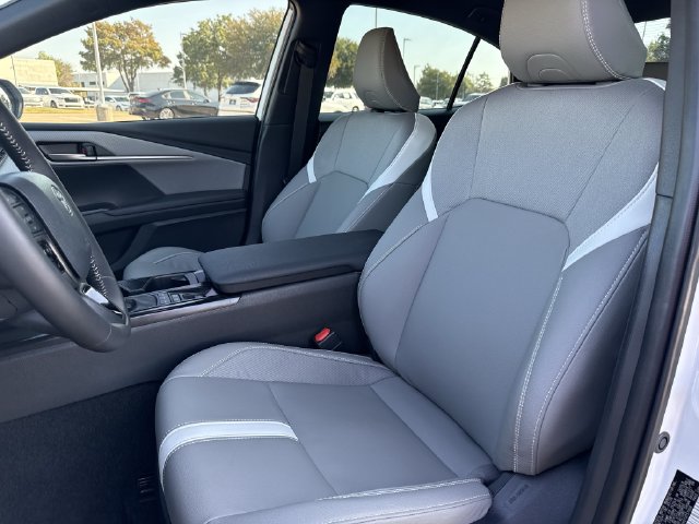 Used 2026 Ice Cap Toyota SE image 24
