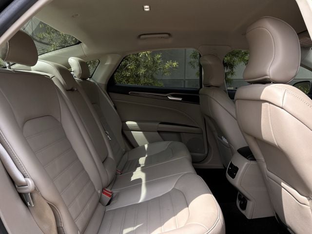 Used 2018 Magnetic Metallic Ford SE Luxury image 30