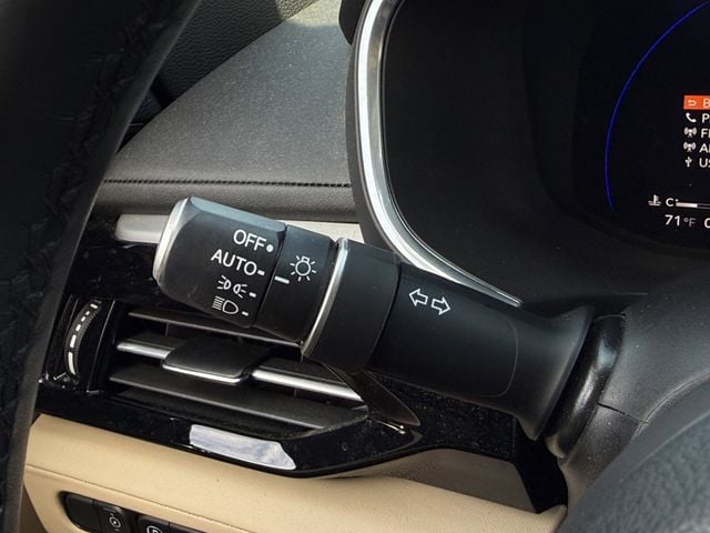 Certified Used 2025 Platinum White Pearl Acura Technology Package image 19