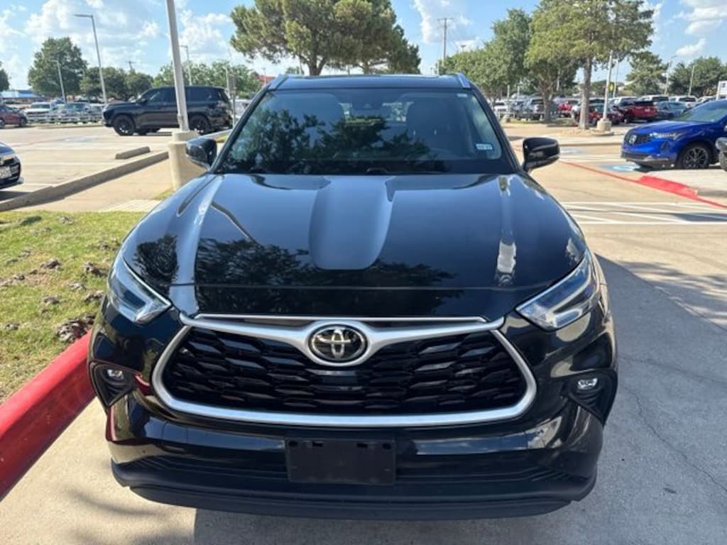 Used 2021 Toyota Highlander XLE SUV