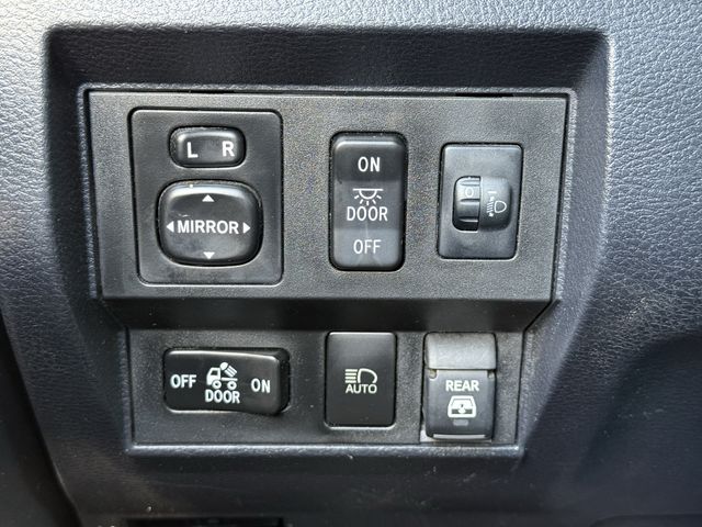Used 2020 Cement Toyota SR5 image 20