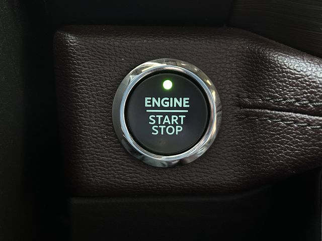 Used 2022 Agate Black Metallic Ford Limited image 23