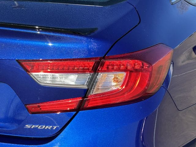 Used 2022 Still Night Pearl Honda Sport image 8