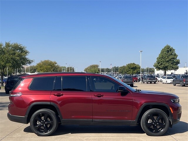 2022 Jeep Grand Cherokee Altitude photo 3