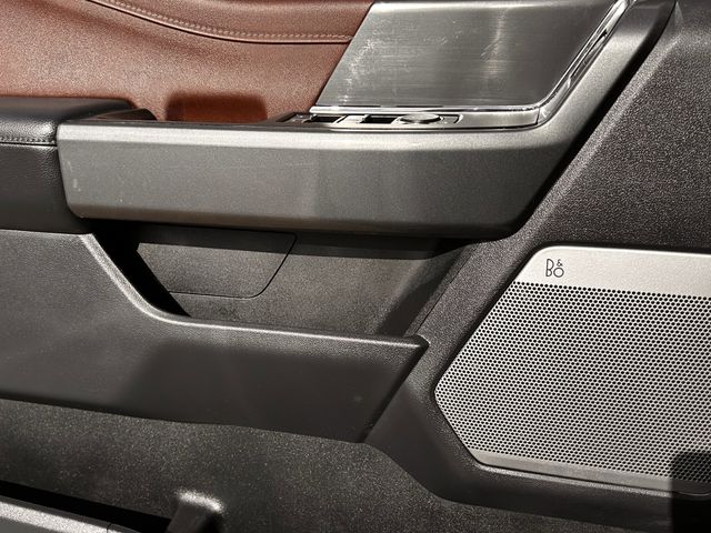 Used 2022 Star White Metallic Tri-Coat Ford Lariat image 25