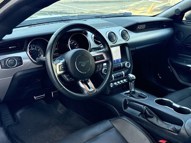 Used 2020 Magnetic Metallic Ford GT Premium image 10