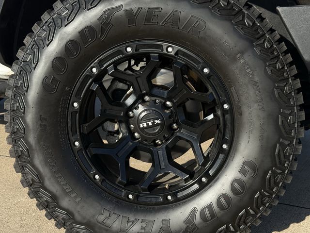 Used 2022 Oxford White Ford Wildtrak image 9
