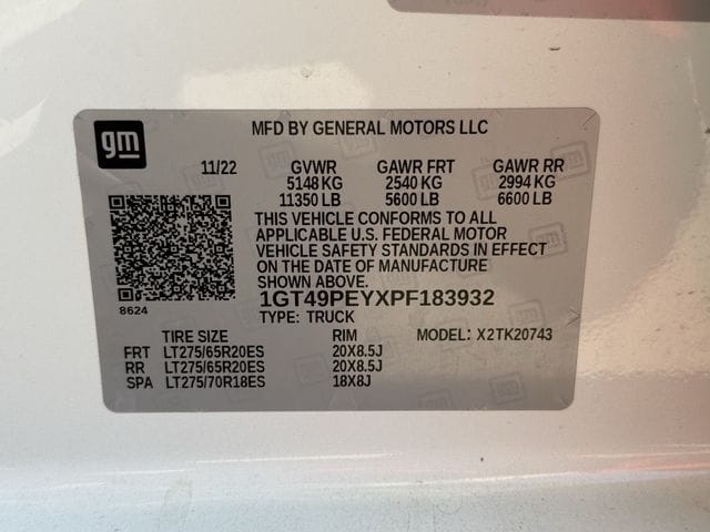 Used 2023 Summit White GMC AT4 image 30
