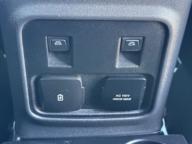 Used 2022 Oxford White Ford Wildtrak image 28