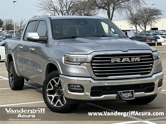 2025 RAM 1500 Laramie Crew Cab 4WD