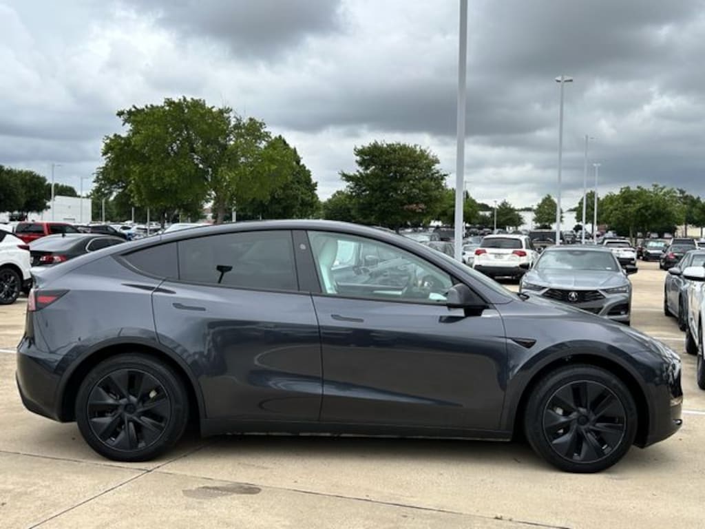 Used 2024 Tesla Model Y Long Range SUV
