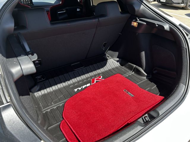 Used 2023 Championship White Honda  image 33