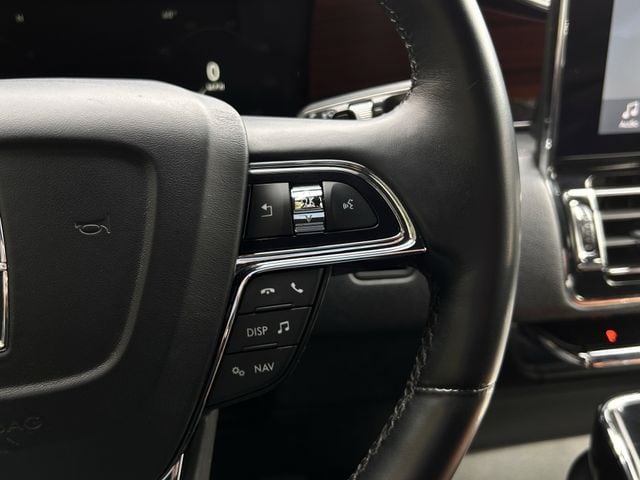 Used 2018 Burgundy Velvet Metallic Tinted Clearcoat Lincoln Premiere image 15