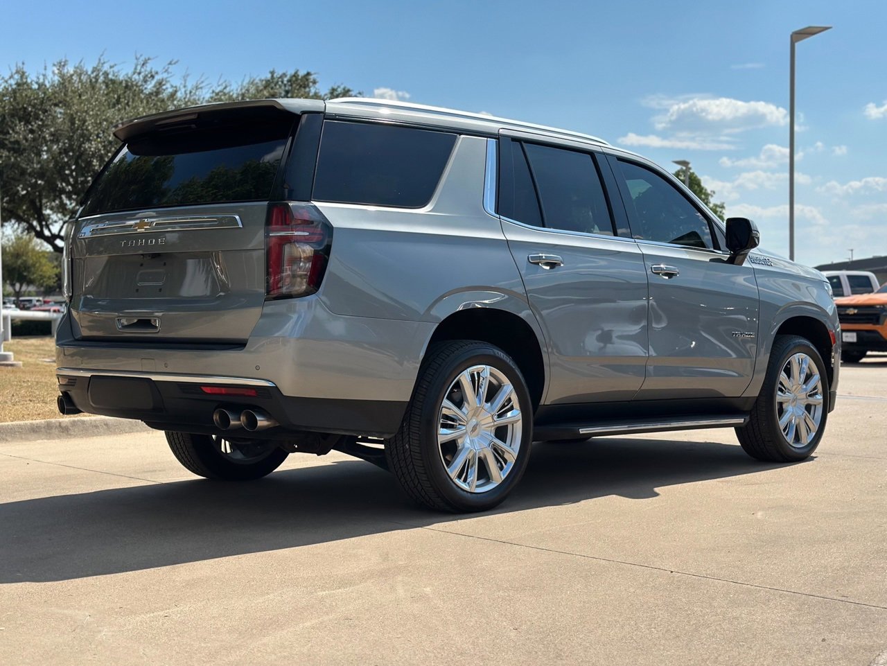 2023 Chevrolet Tahoe High Country photo 2