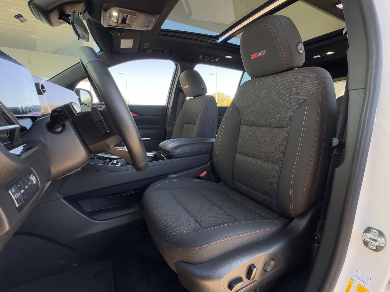 2024 Chevrolet Traverse Z71 photo 4